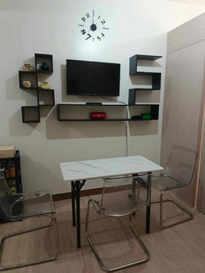 Trees Residences 1 Bedroom with Netflix and Bluetootth Karaoke Speaker with 2 mini Microphone